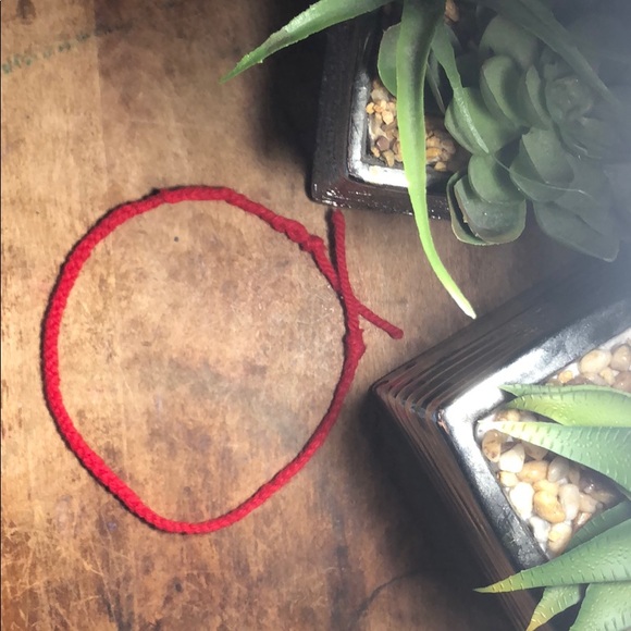 Simple Red braided choker - Picture 2 of 3